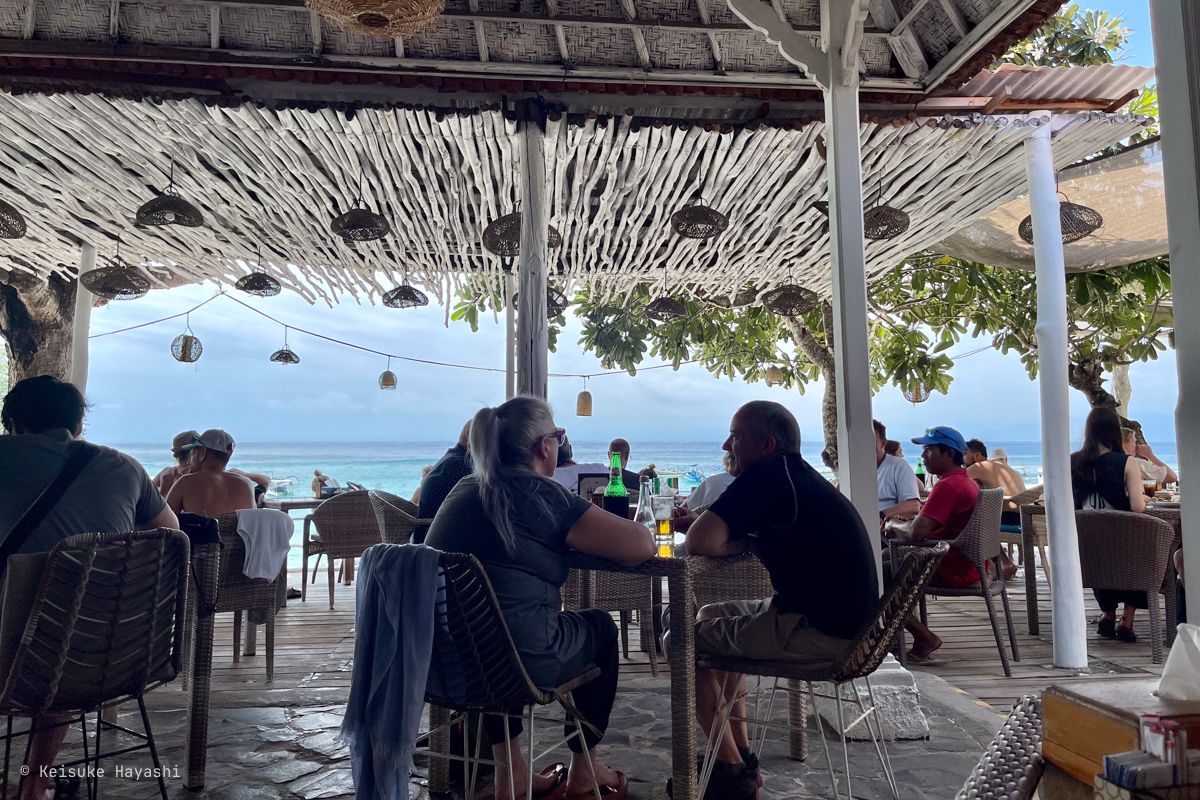 カフェから見た海