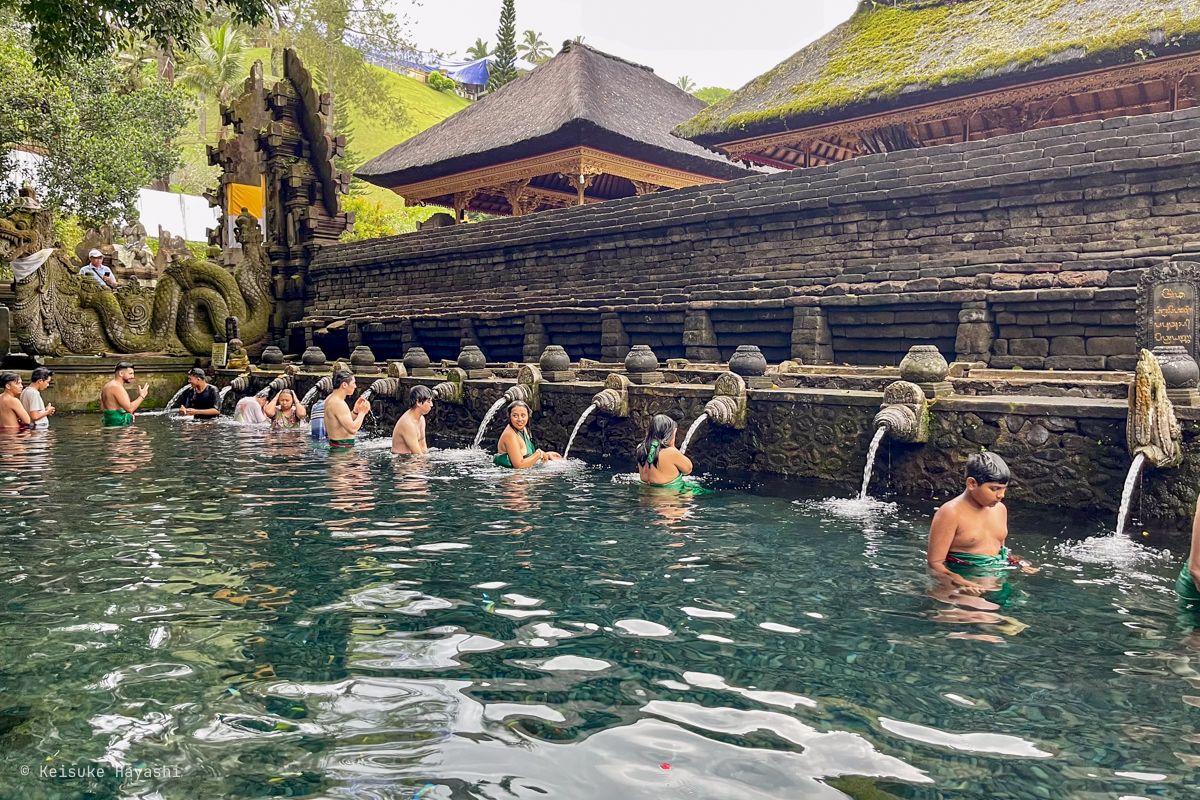 ティルタ・ウンプル寺院